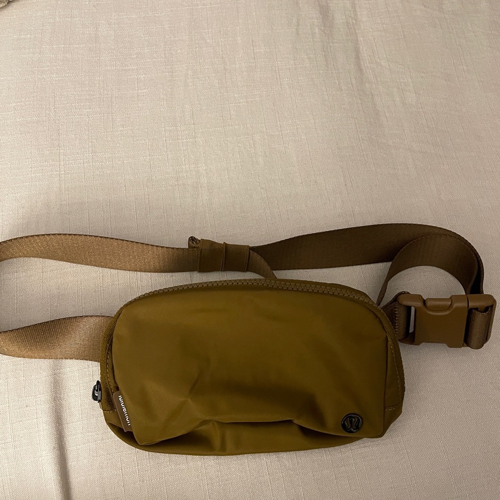 Lululemon belt bag